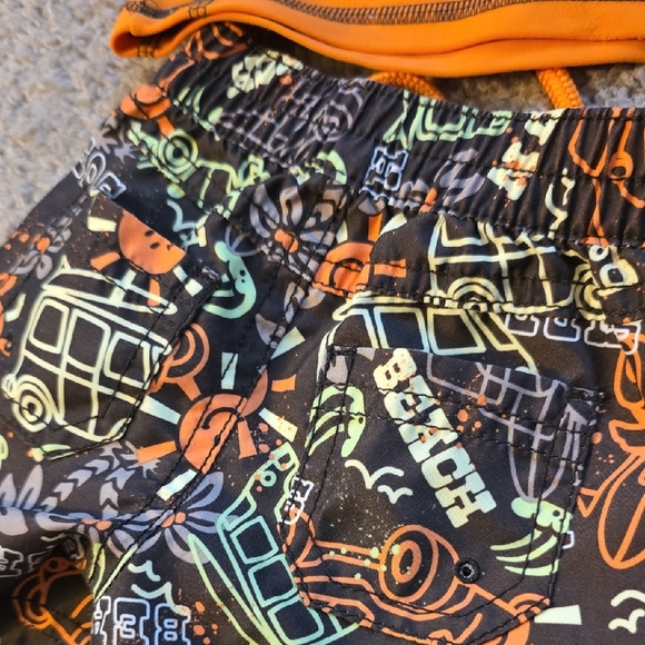 Old Navy Kids Swim Surf Rashguard Set Shorts Shirt Hat - Picture 8 of 8